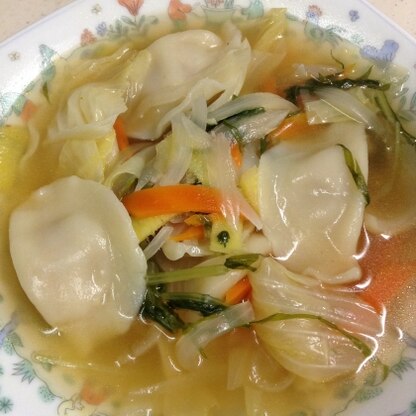 中華スープの素だけのスープより味に深みがある！ 美味しかったです。